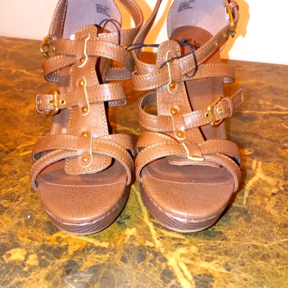 Wedge sandals